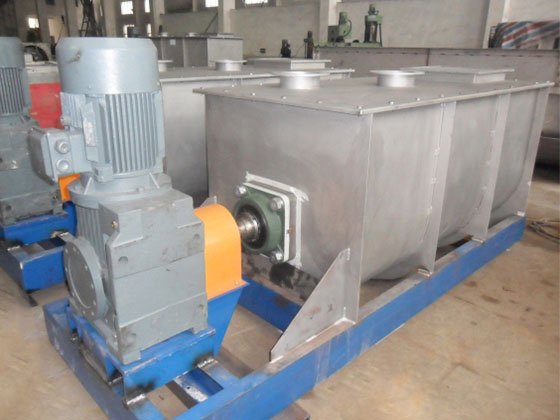 螺帶式攪拌（bàn）混料機