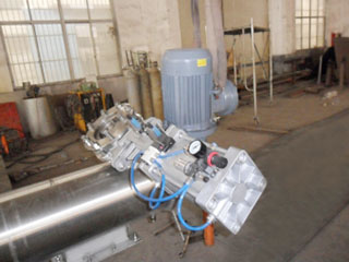 帶控製（zhì）閥的螺旋（xuán）輸送機